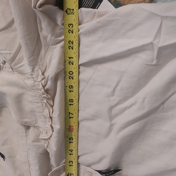 Lee Blouse sz Lg Ecru (each) Only One Left. - Picture 12 of 13